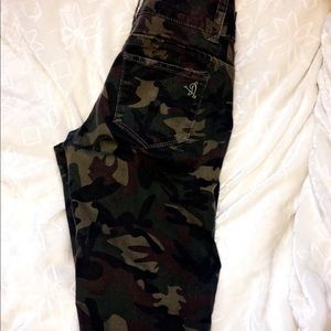 Camouflage jeans